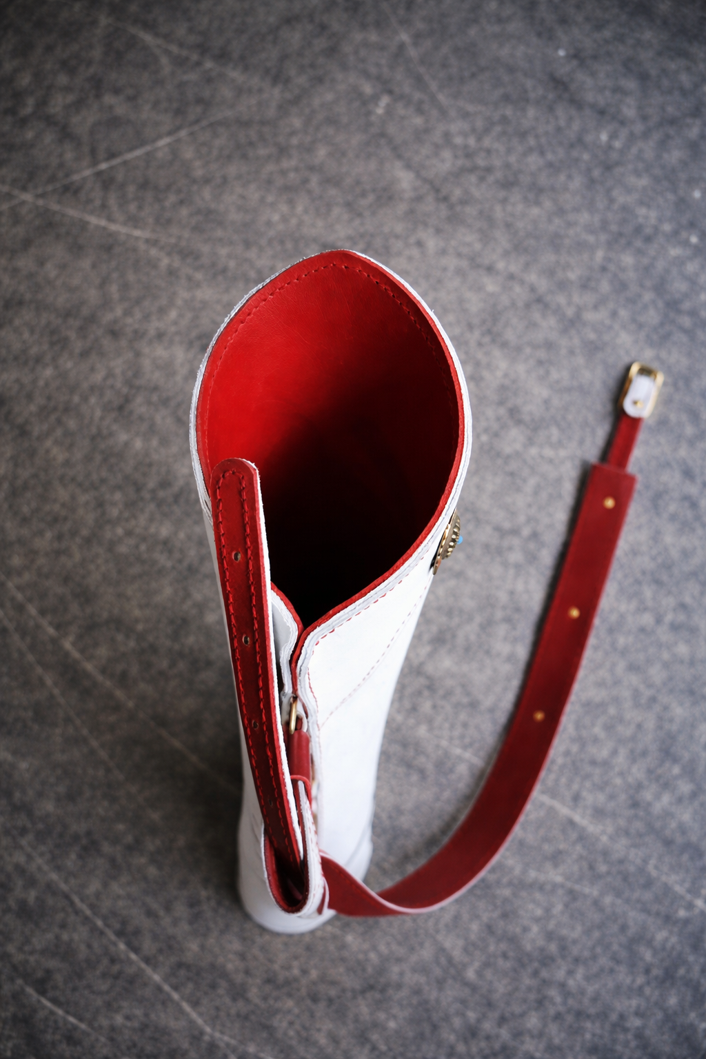 Master Artisan Embossed Side Quiver