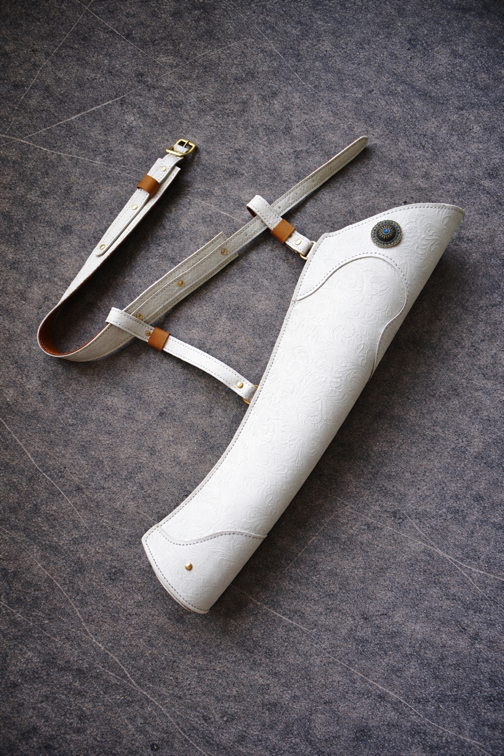 Master Artisan Embossed Side Quiver